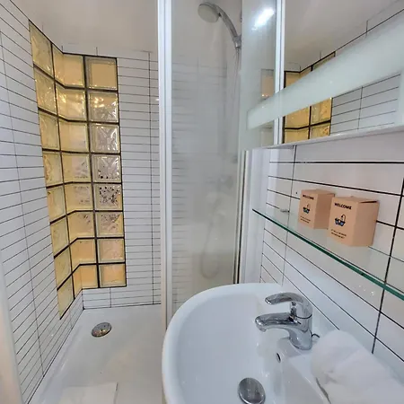 Au Coeur Du Vieux-nice - Plages - Mezzanine - 3 Personnes - A Pied! Appartamento *