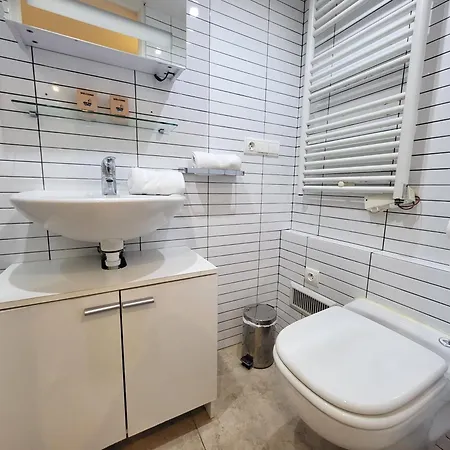 Appartamento Au Coeur Du Vieux-nice - Plages - Mezzanine - 3 Personnes - A Pied! Nizza